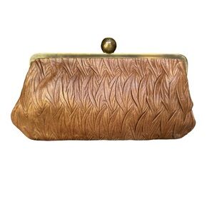 Vintage M. Flynn Brown Leather Clutch with Kiss Closure